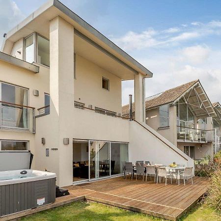 Cotswolds Lakehouse, With Hot Tub & Spa Access, Lower Mill Estate Somerford Keynes Exteriör bild