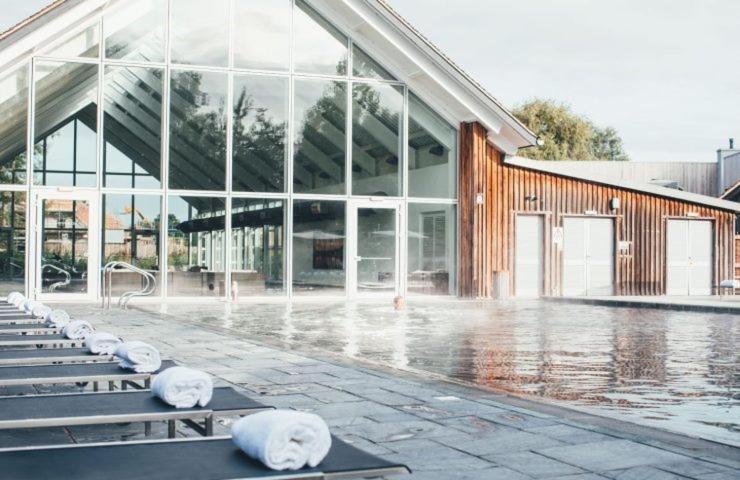 Cotswolds Lakehouse, With Hot Tub & Spa Access, Lower Mill Estate Somerford Keynes Exteriör bild